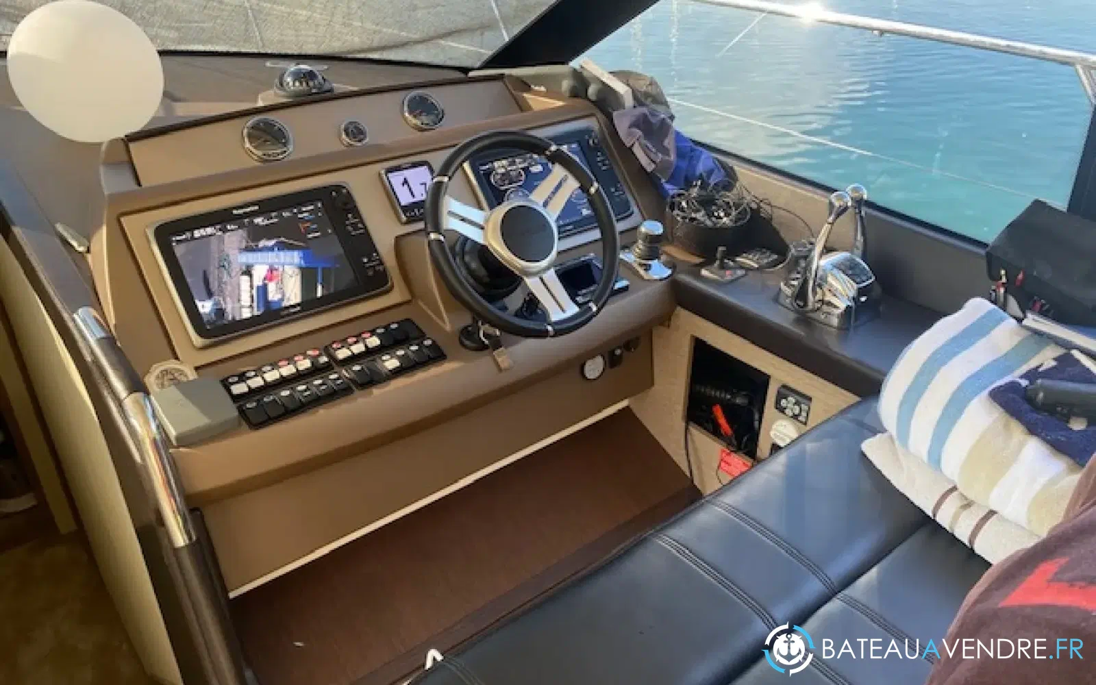 slider 16 Prestige Yachts 550 Fly