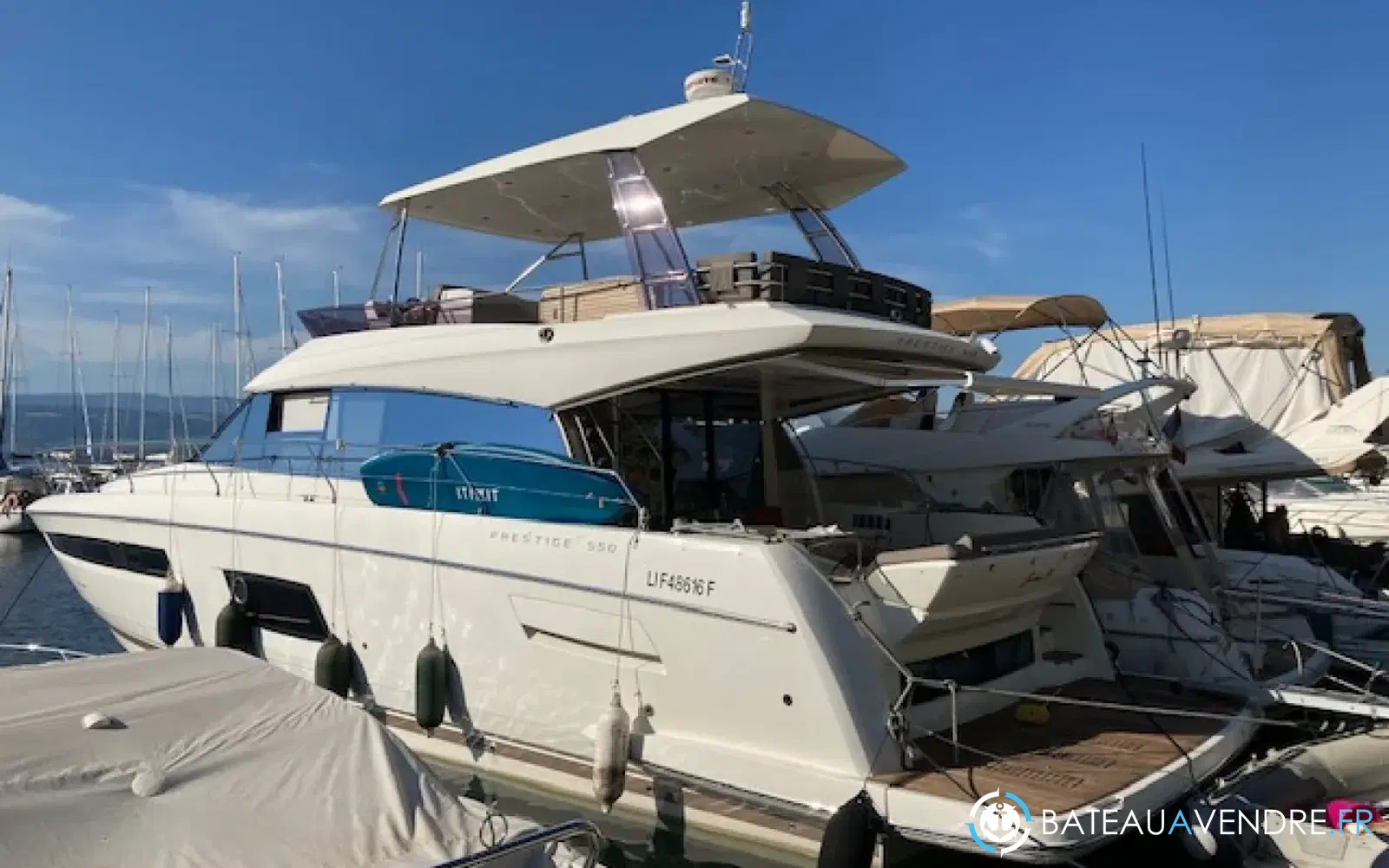 slider 2 Prestige Yachts 550 Fly