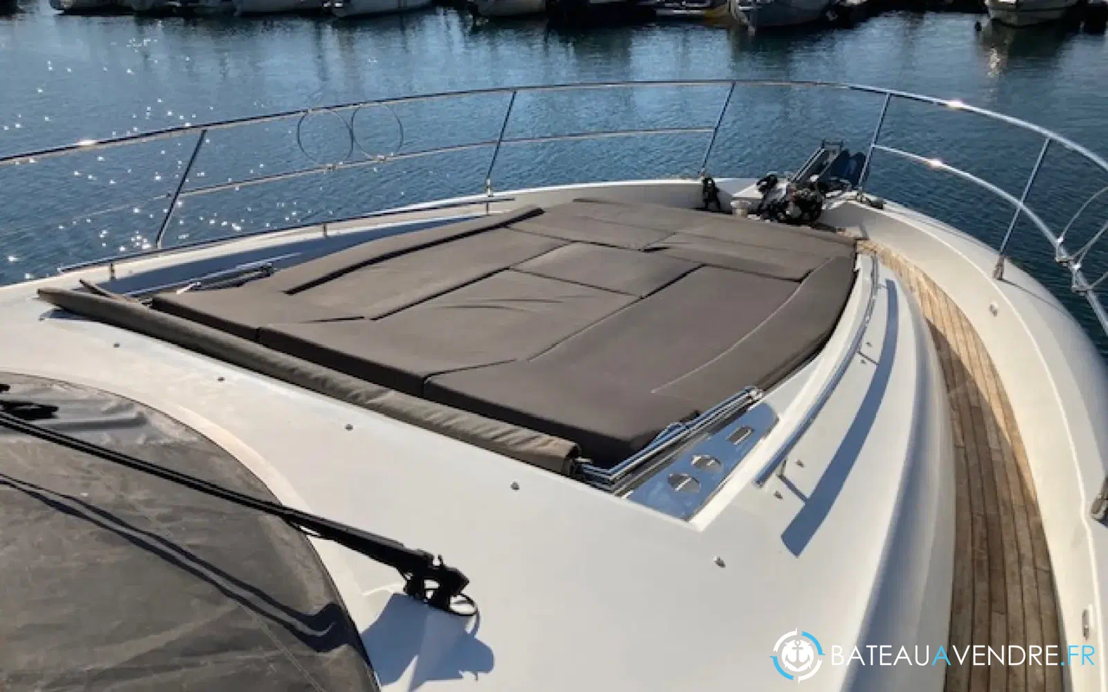 slider 6 Prestige Yachts 550 Fly