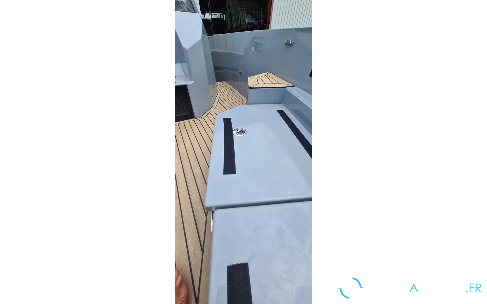 slider 10 Rand Boats Escape 30