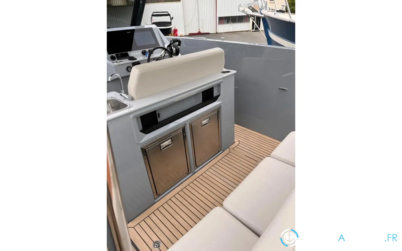 slider 25 Rand Boats Escape 30