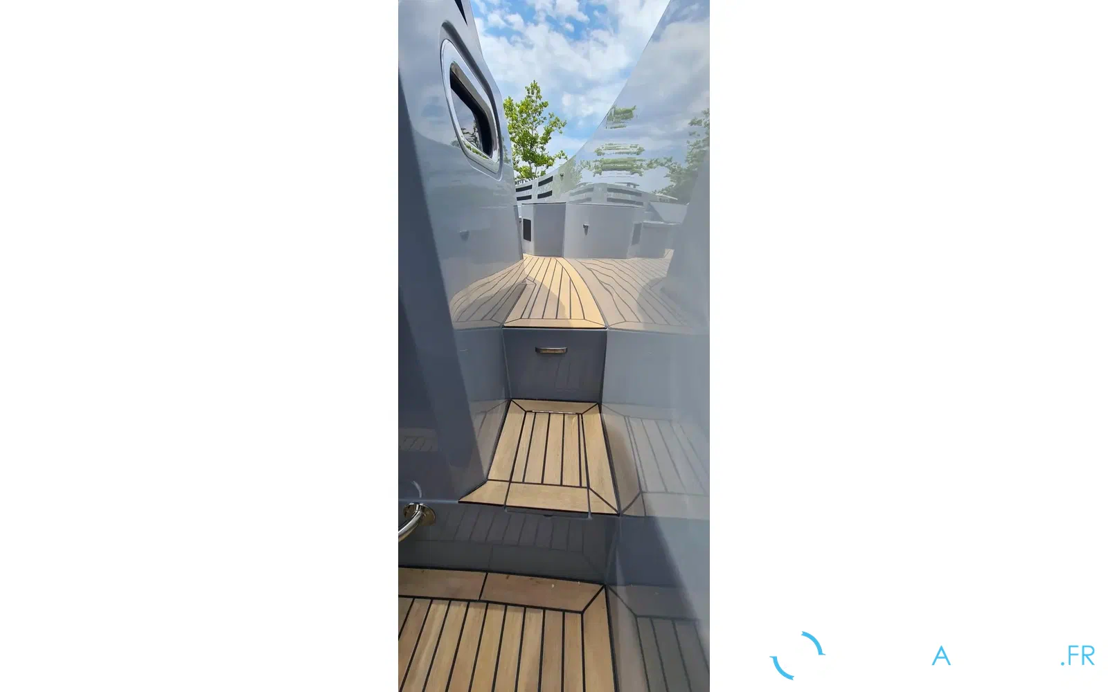 slider 32 Rand Boats Escape 30