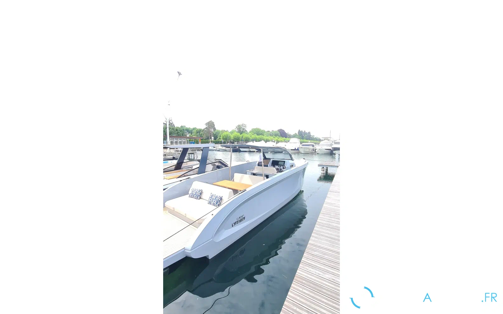 slider 33 Rand Boats Escape 30