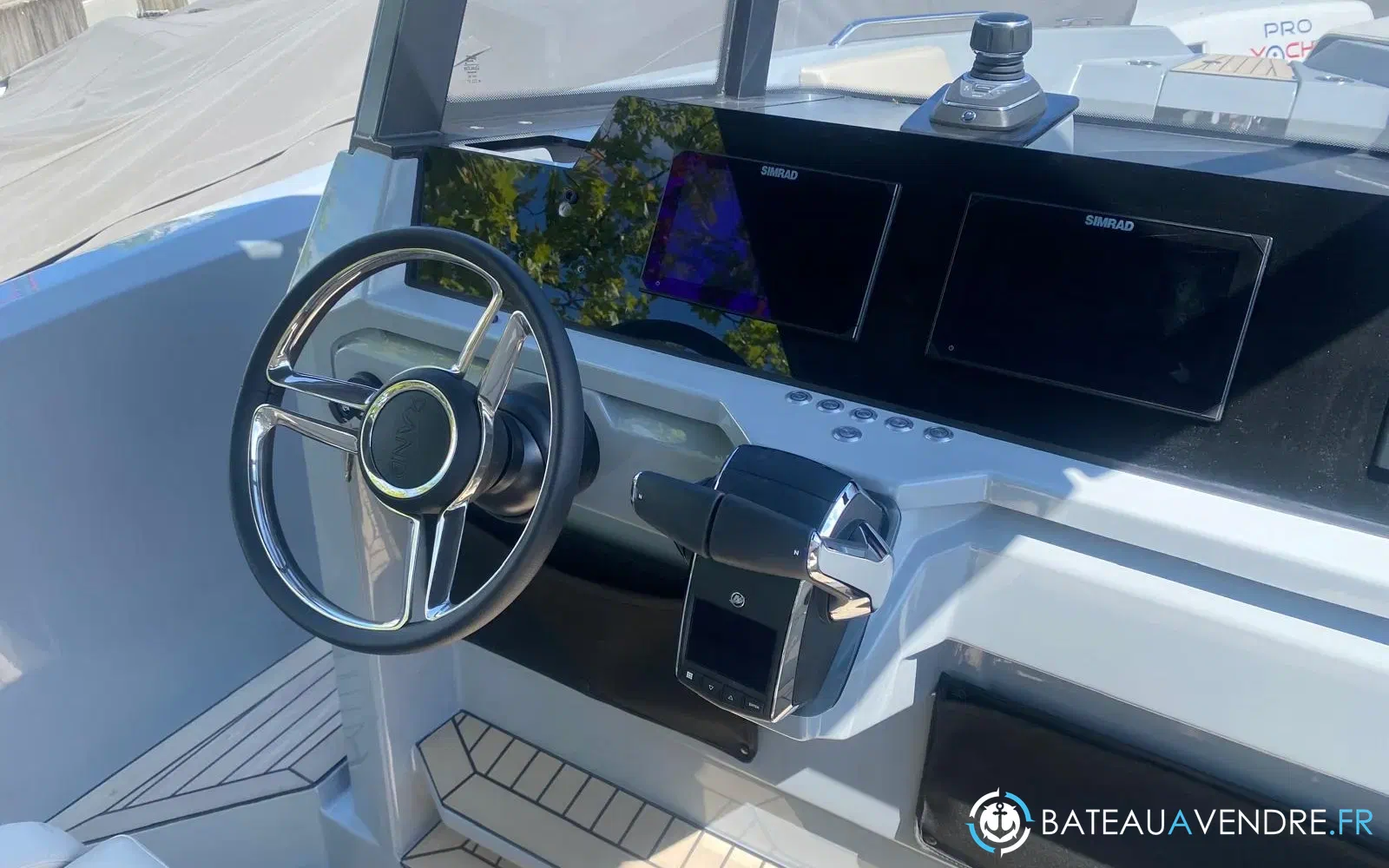 slider 7 Rand Boats Roamer 29
