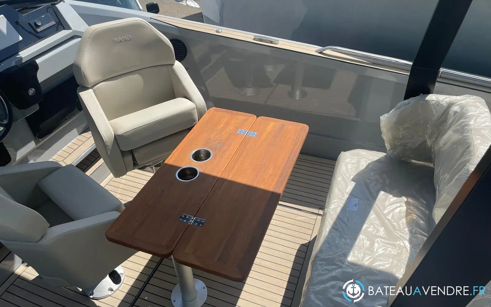 slider 5 Rand Boats Roamer 29