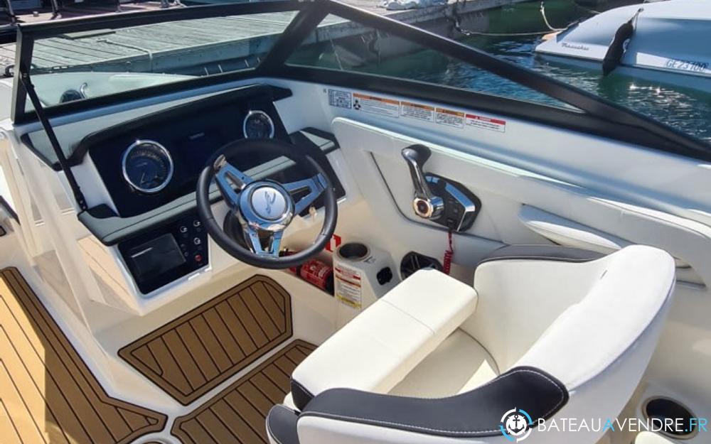 Sea Ray 210 SPX OB interieur photo 3