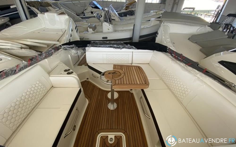 Sea Ray SDX 270 interieur photo 2