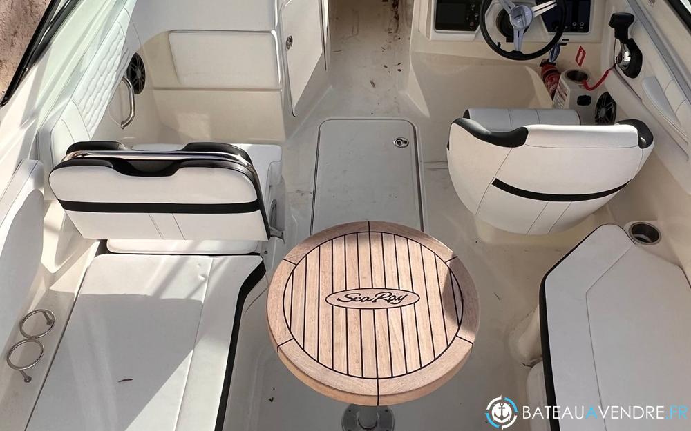 Sea Ray 210 interieur photo 4