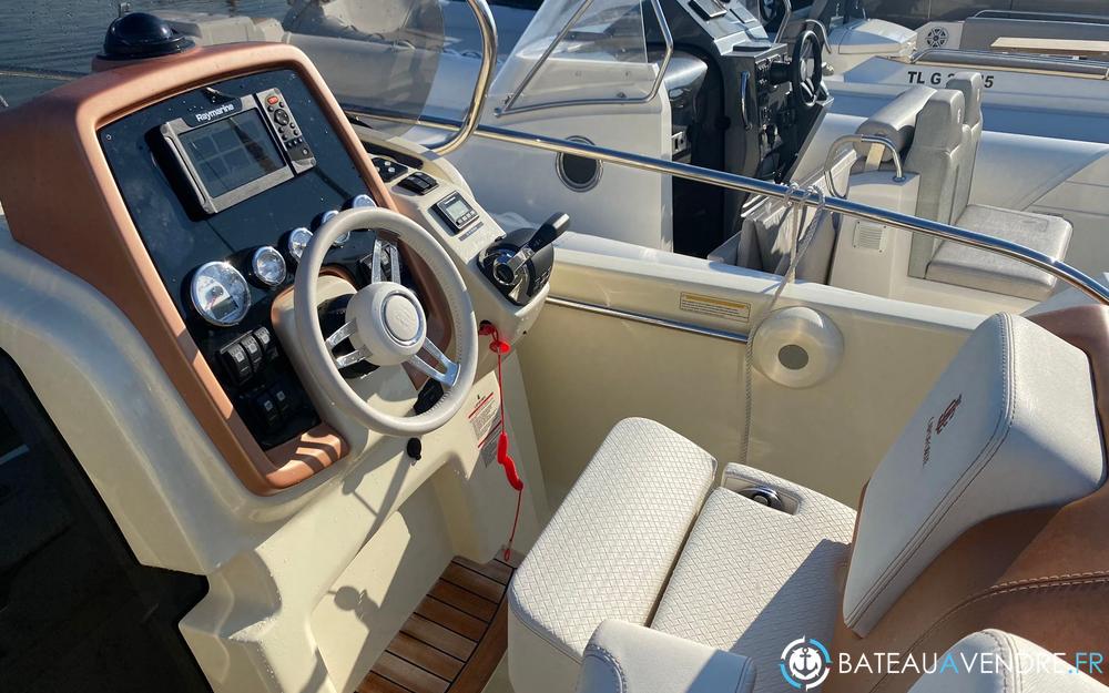 Invictus 250 CX interieur photo 4