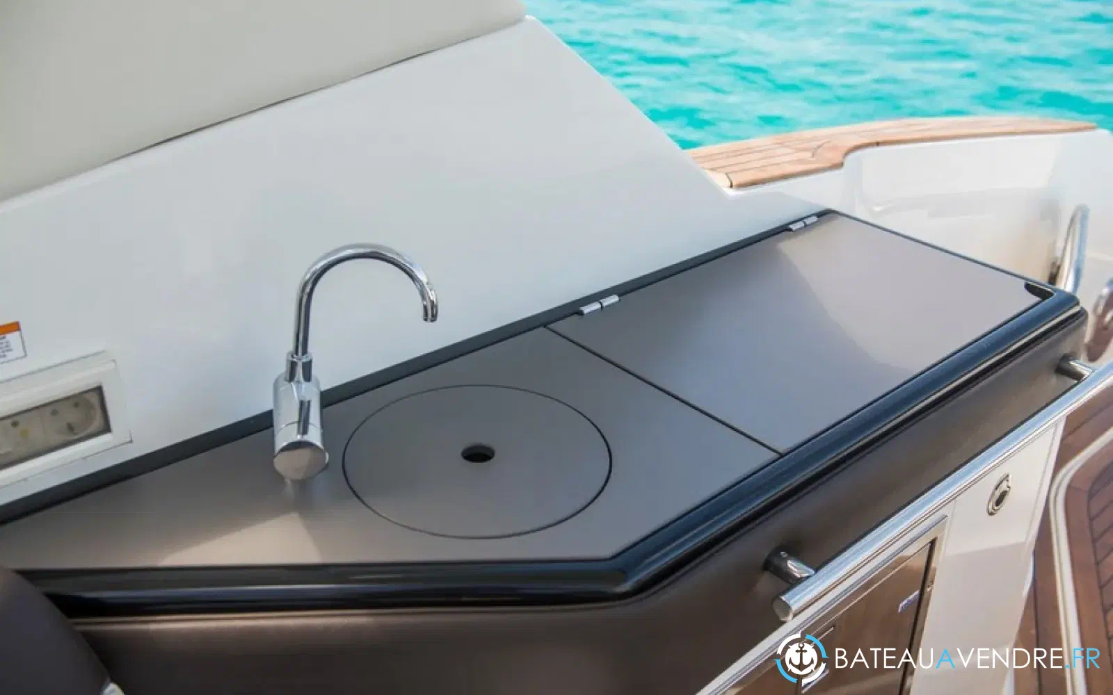 slider 3 Sea Ray 320 Sundancer