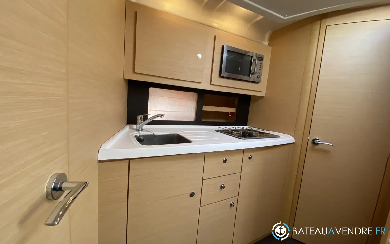 slider 9 Beneteau Monte Carlo 37