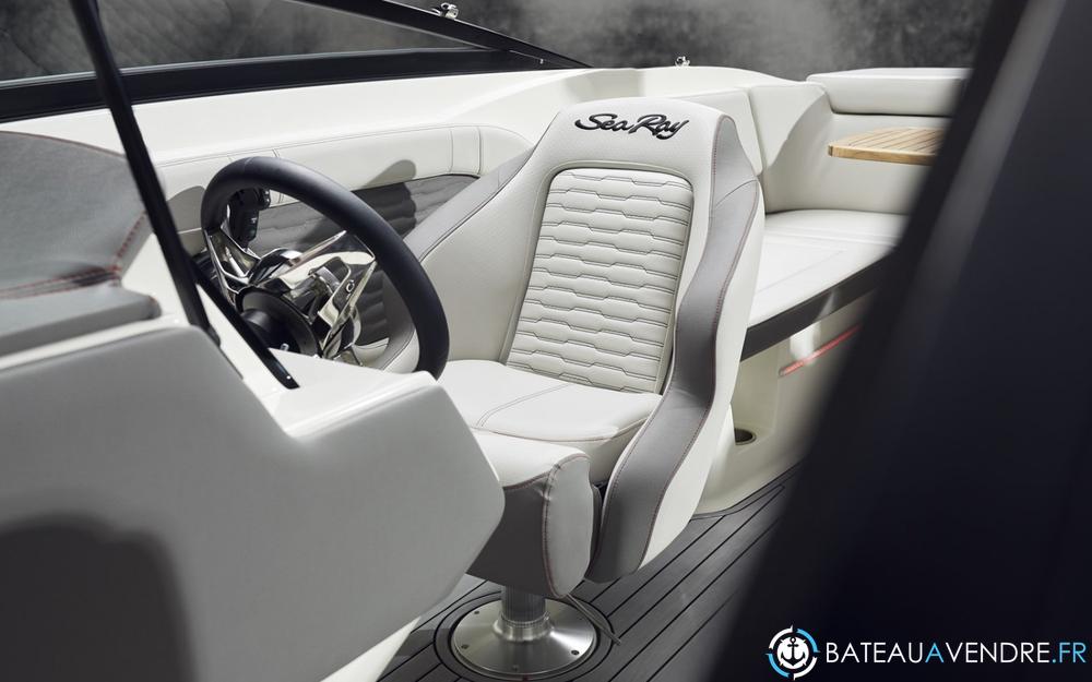 Sea Ray 230 SPX interieur photo 5