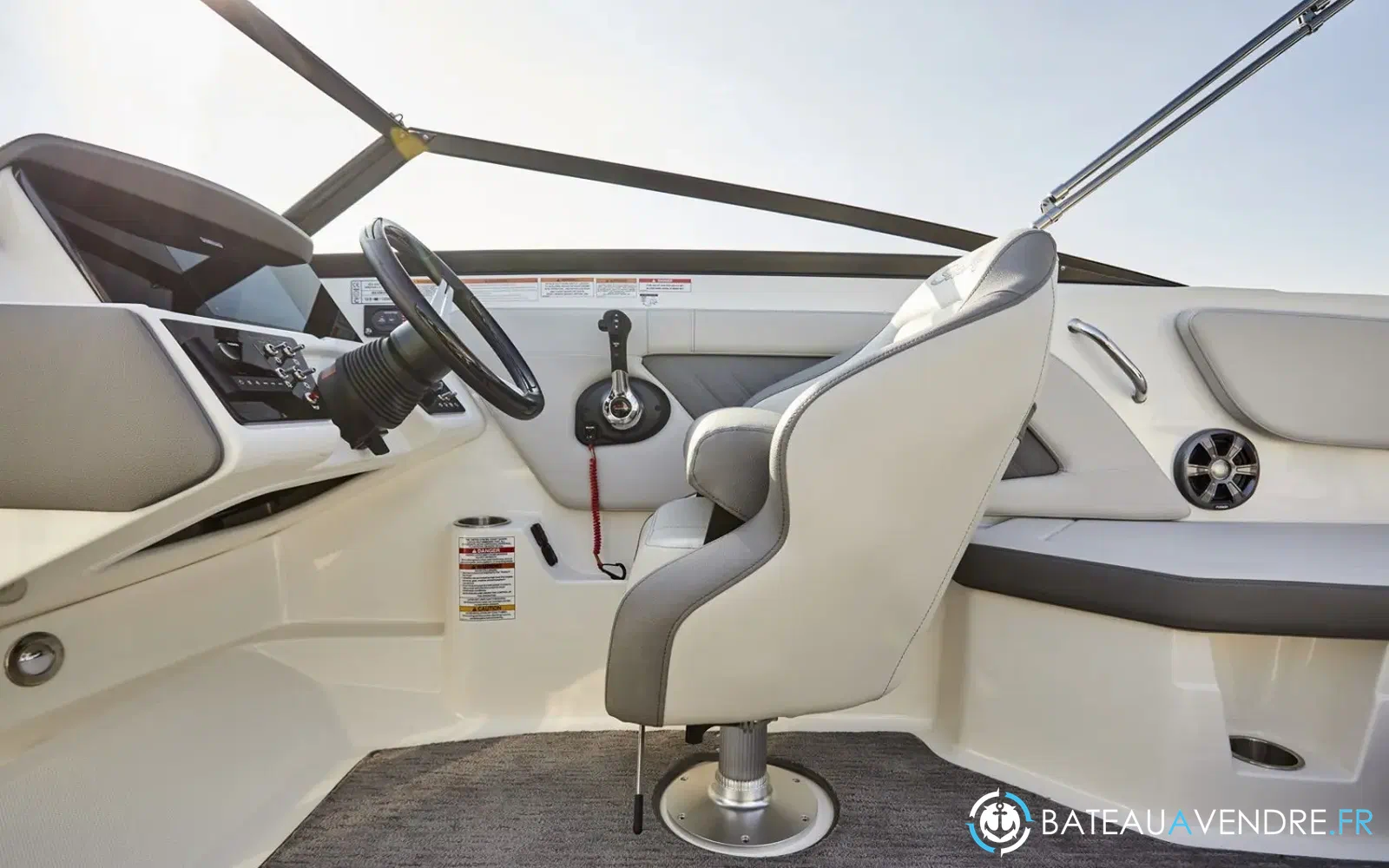 slider 5 Sea Ray 230 SPX