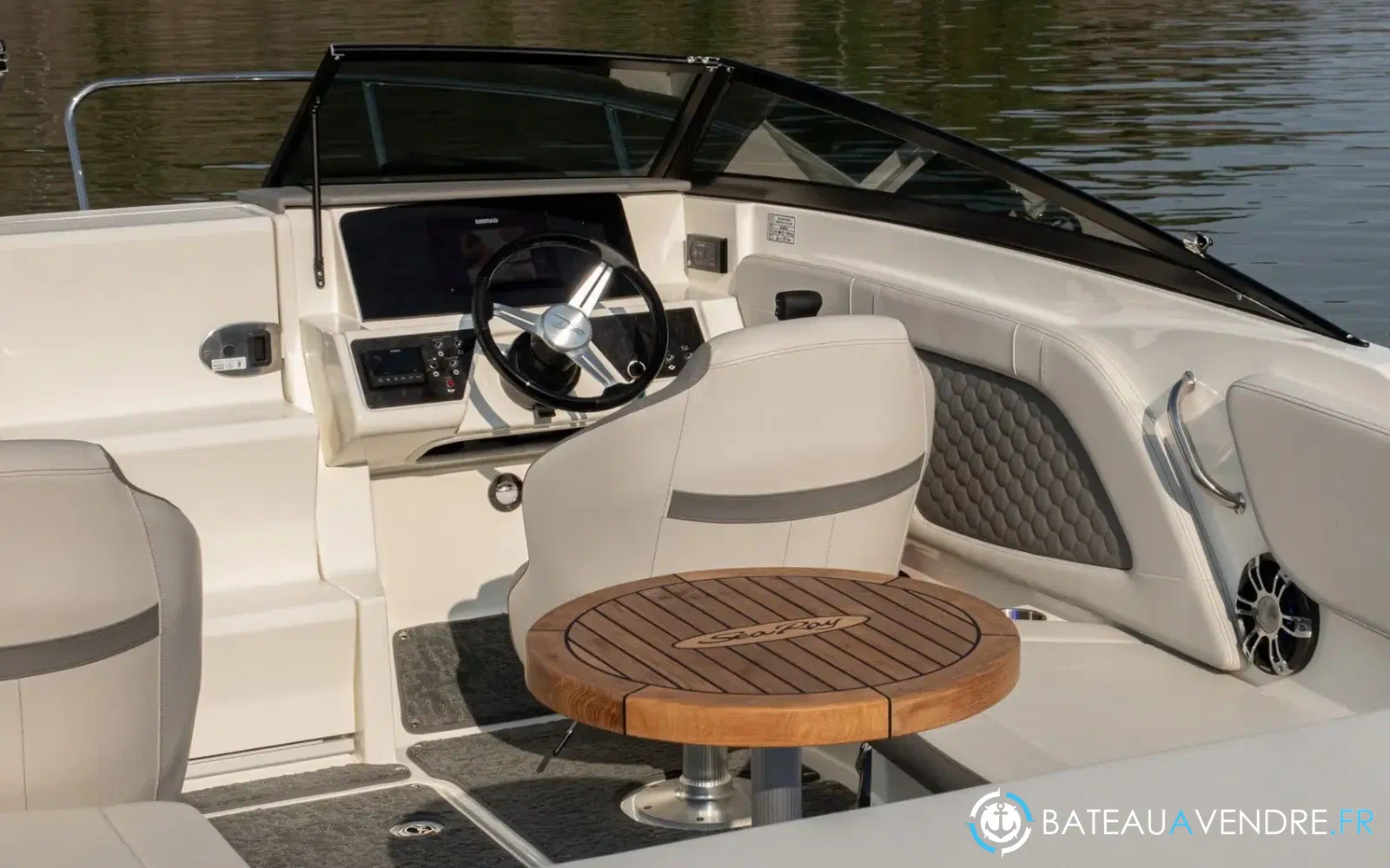 slider 1 Sea Ray 230 Sun Sport