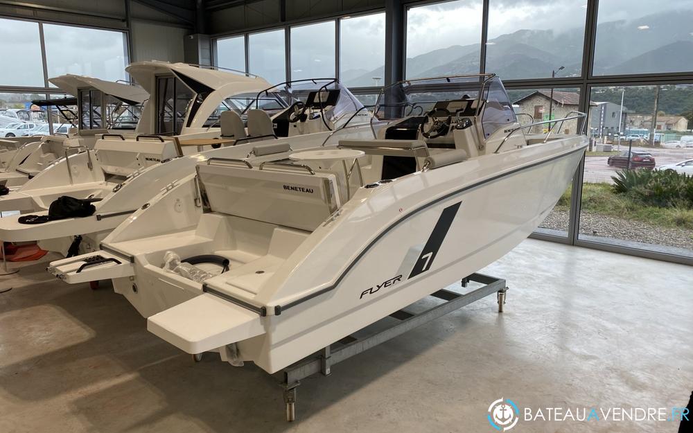 Beneteau Flyer 7 SUNdeck interieur photo 3