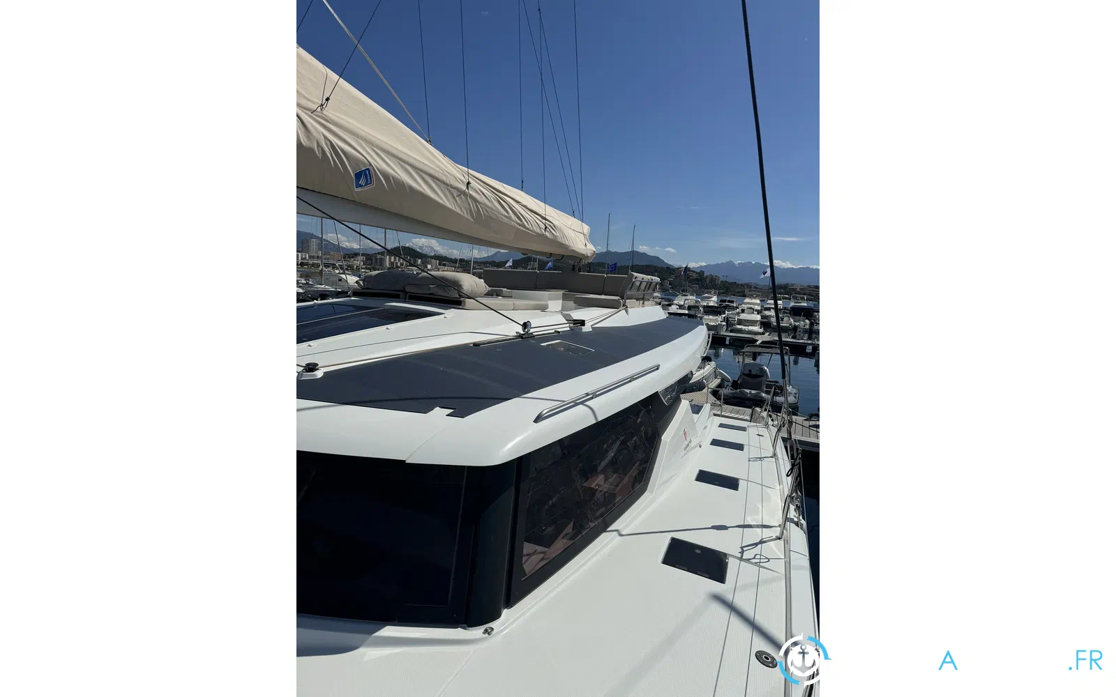 slider 12 Fountaine Pajot Tanna 47