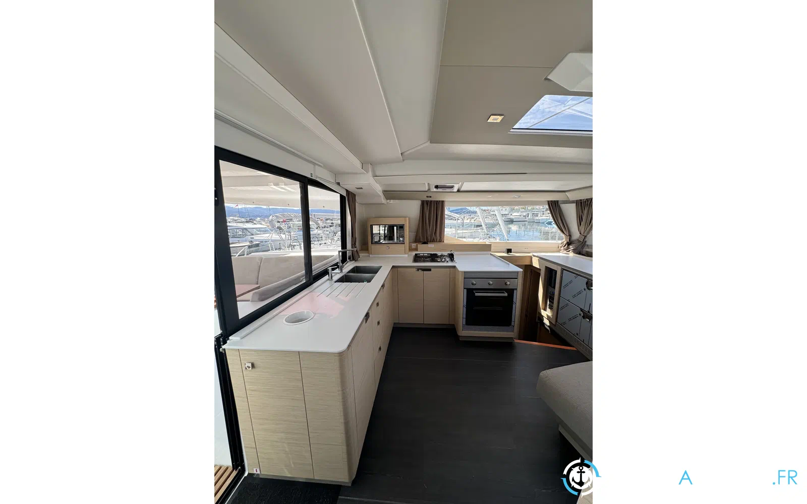 slider 15 Fountaine Pajot Tanna 47