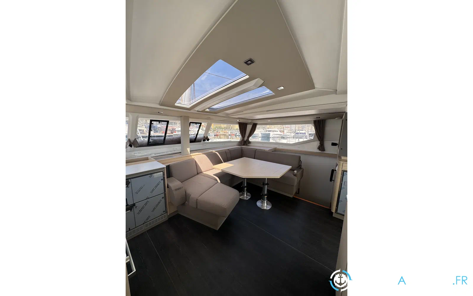 slider 16 Fountaine Pajot Tanna 47