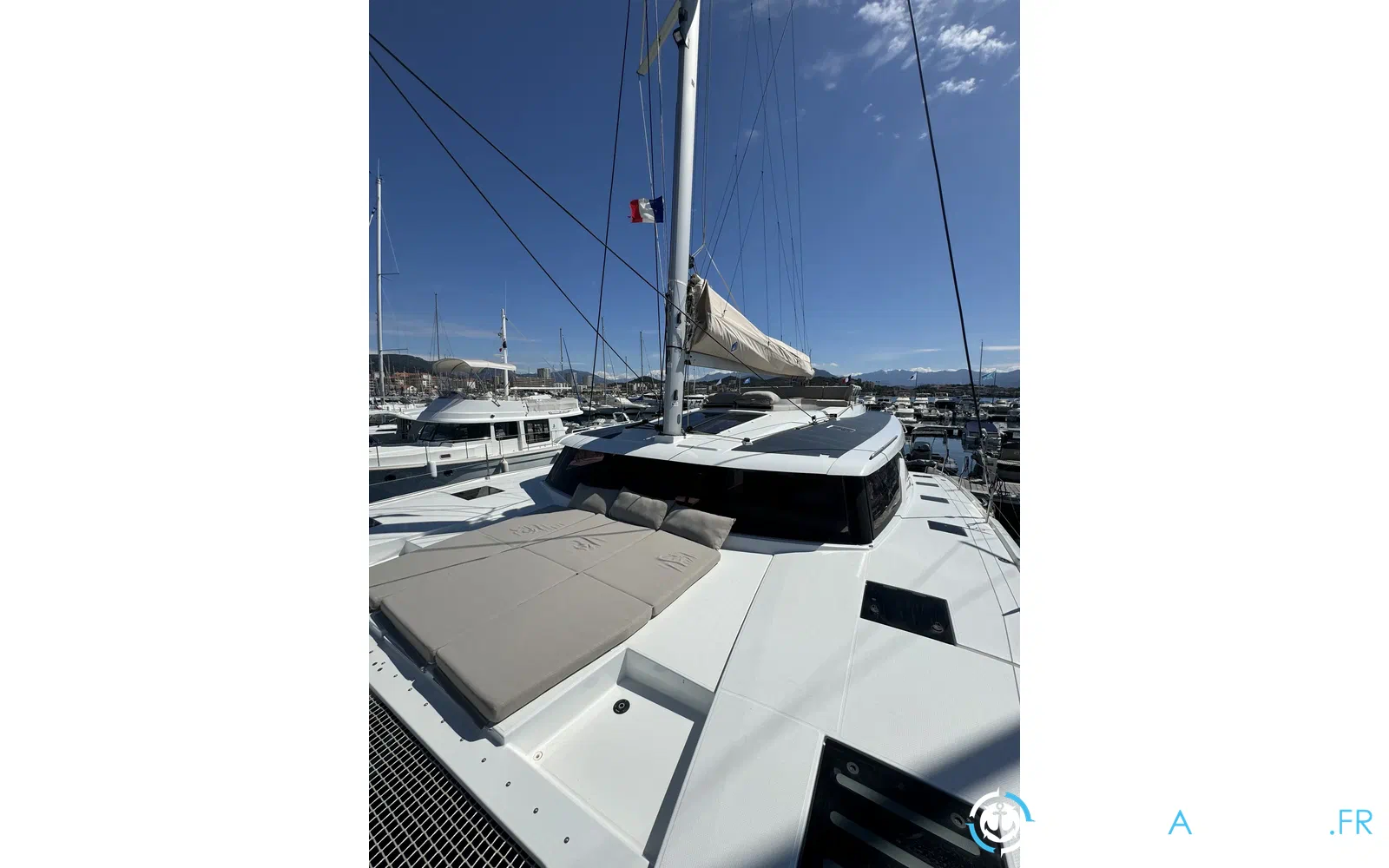 slider 2 Fountaine Pajot Tanna 47