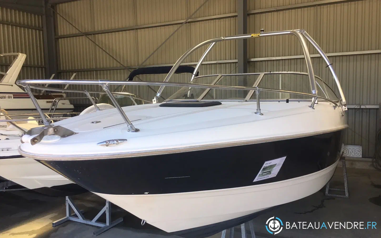 slider 0 Bayliner Capri 2352