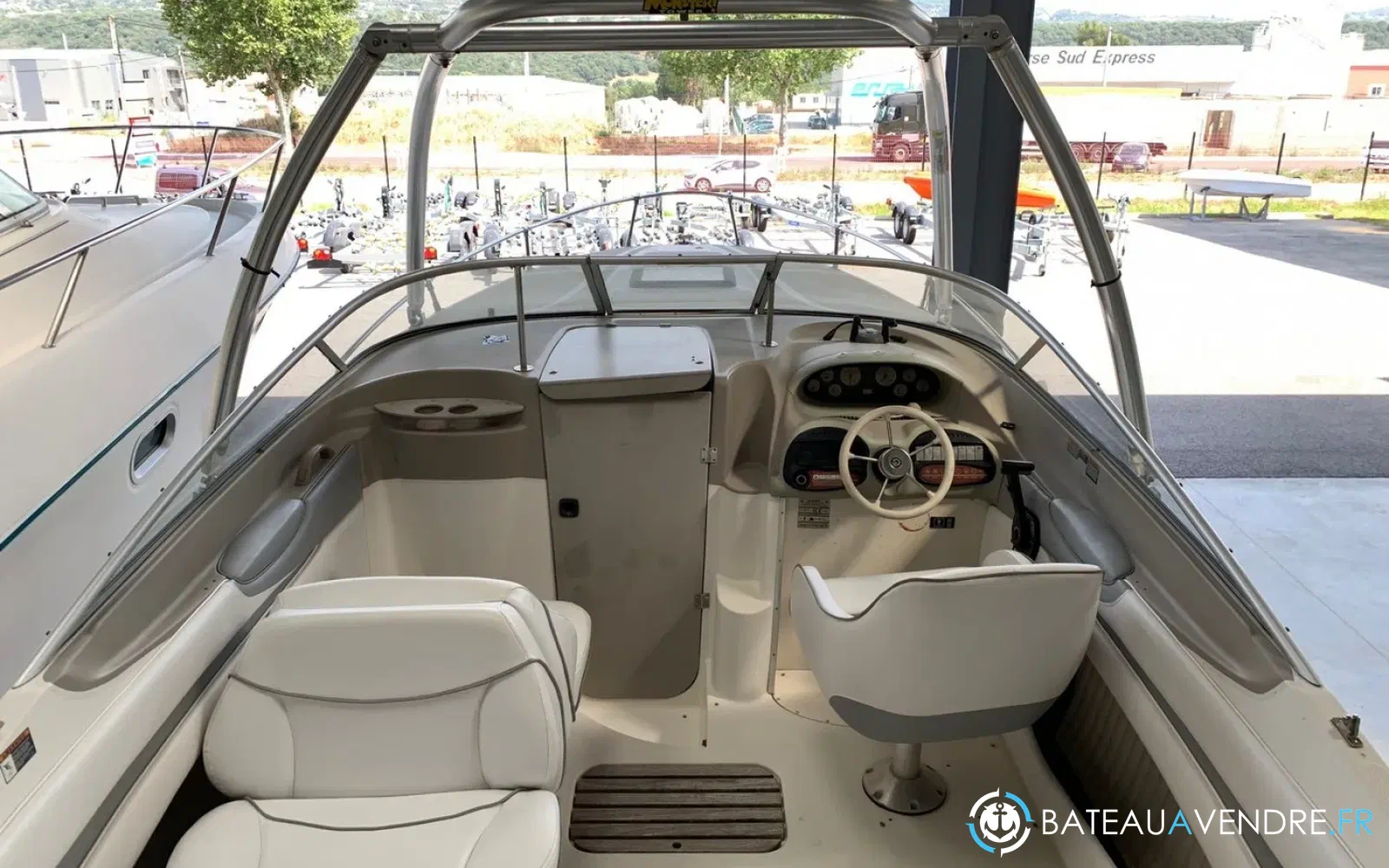 slider 2 Bayliner Capri 2352