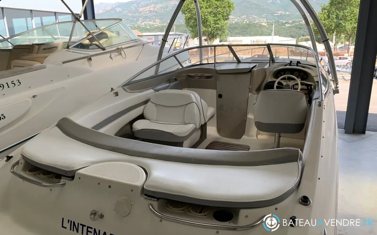 slider 4 Bayliner Capri 2352