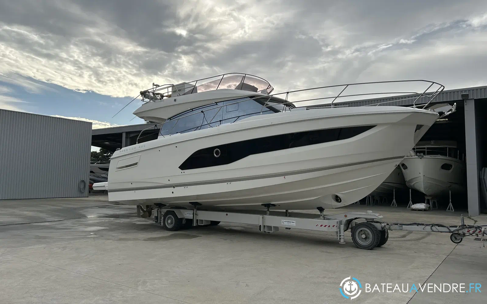 slider 10 Prestige Yachts 420 Fly