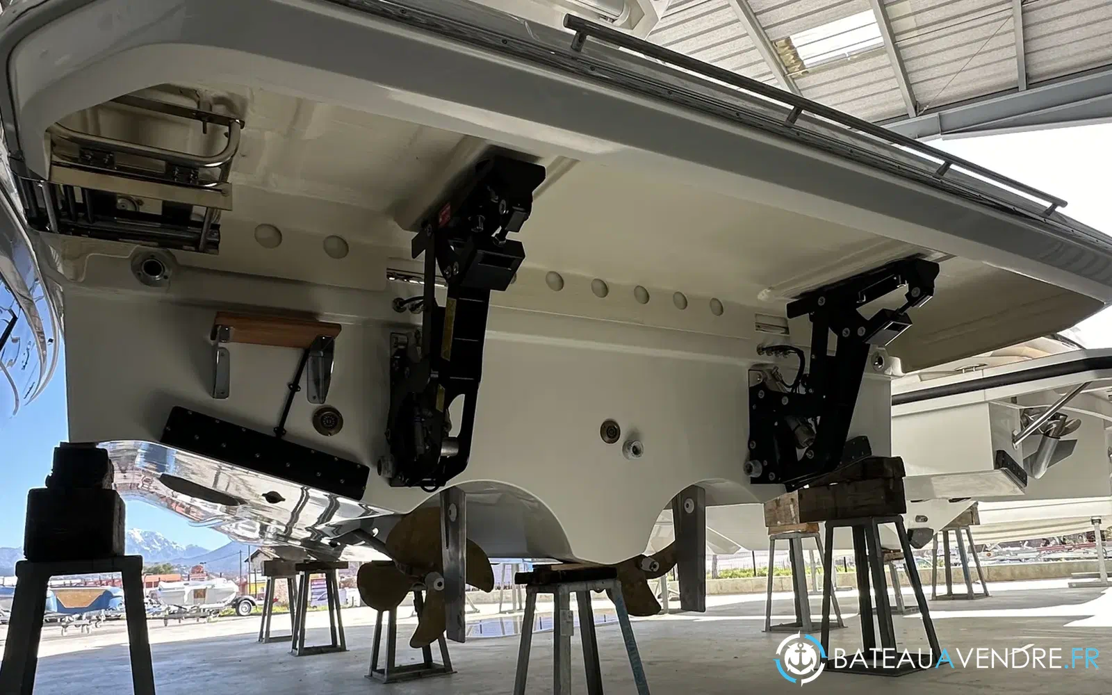 slider 11 Prestige Yachts 420 Fly