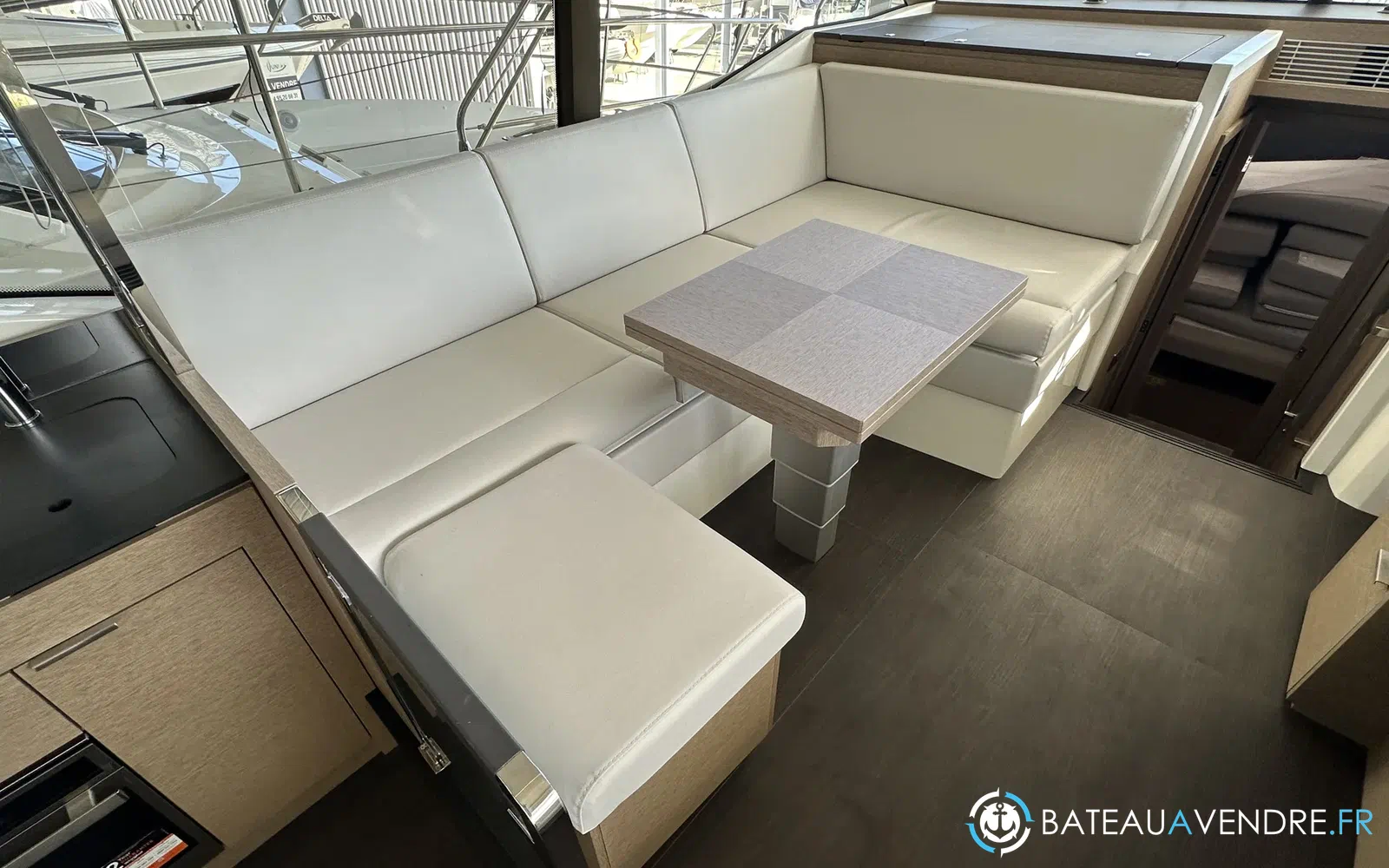 slider 23 Prestige Yachts 420 Fly