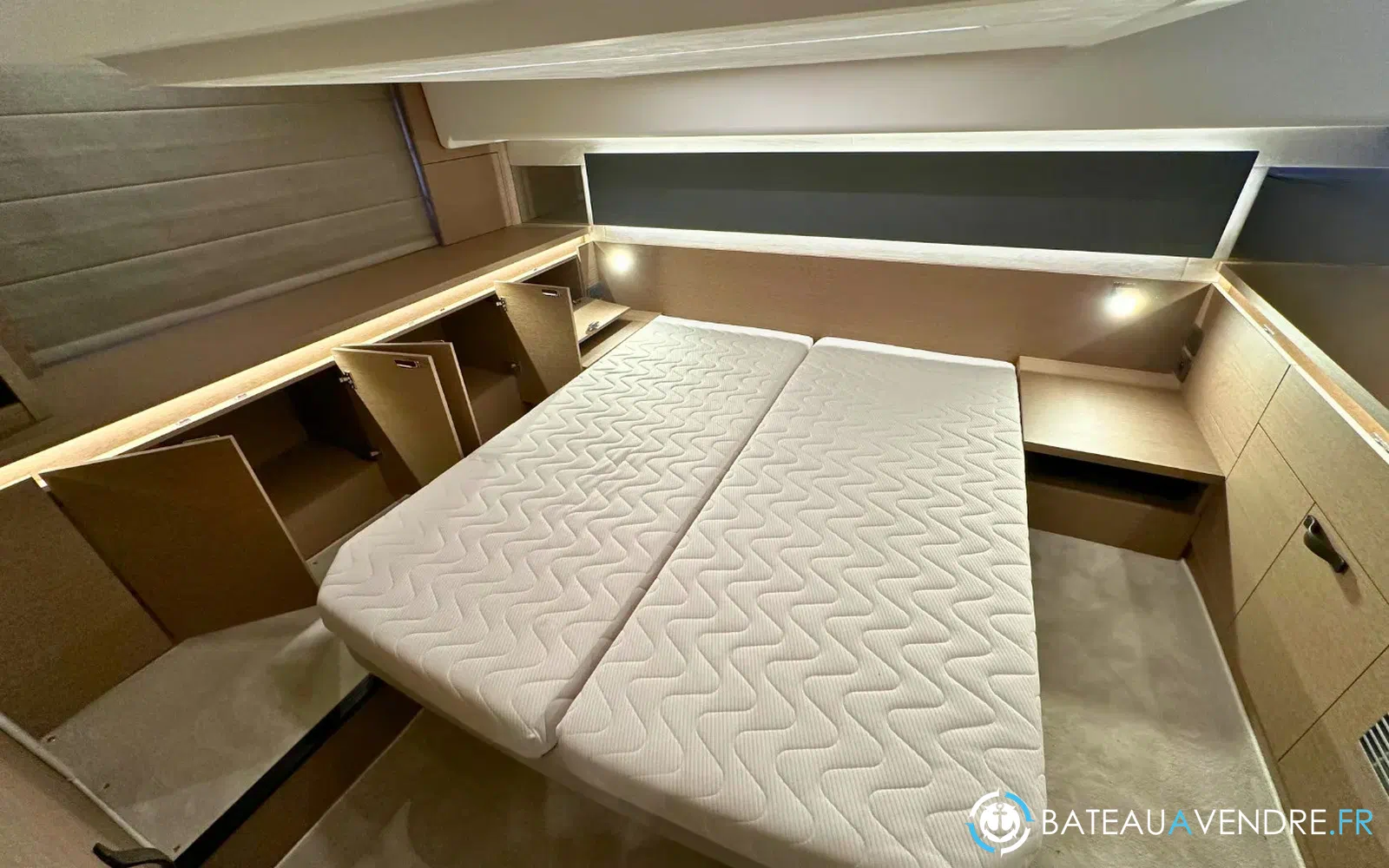 slider 25 Prestige Yachts 420 Fly