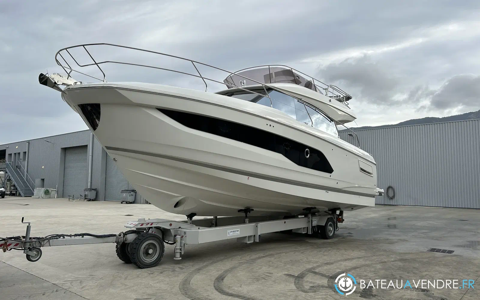 slider 7 Prestige Yachts 420 Fly