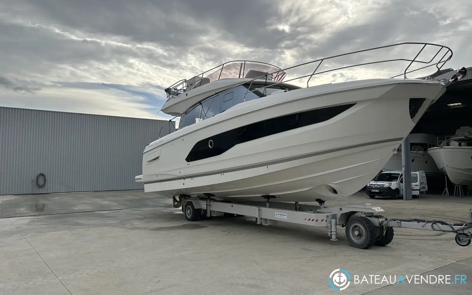 slider 8 Prestige Yachts 420 Fly