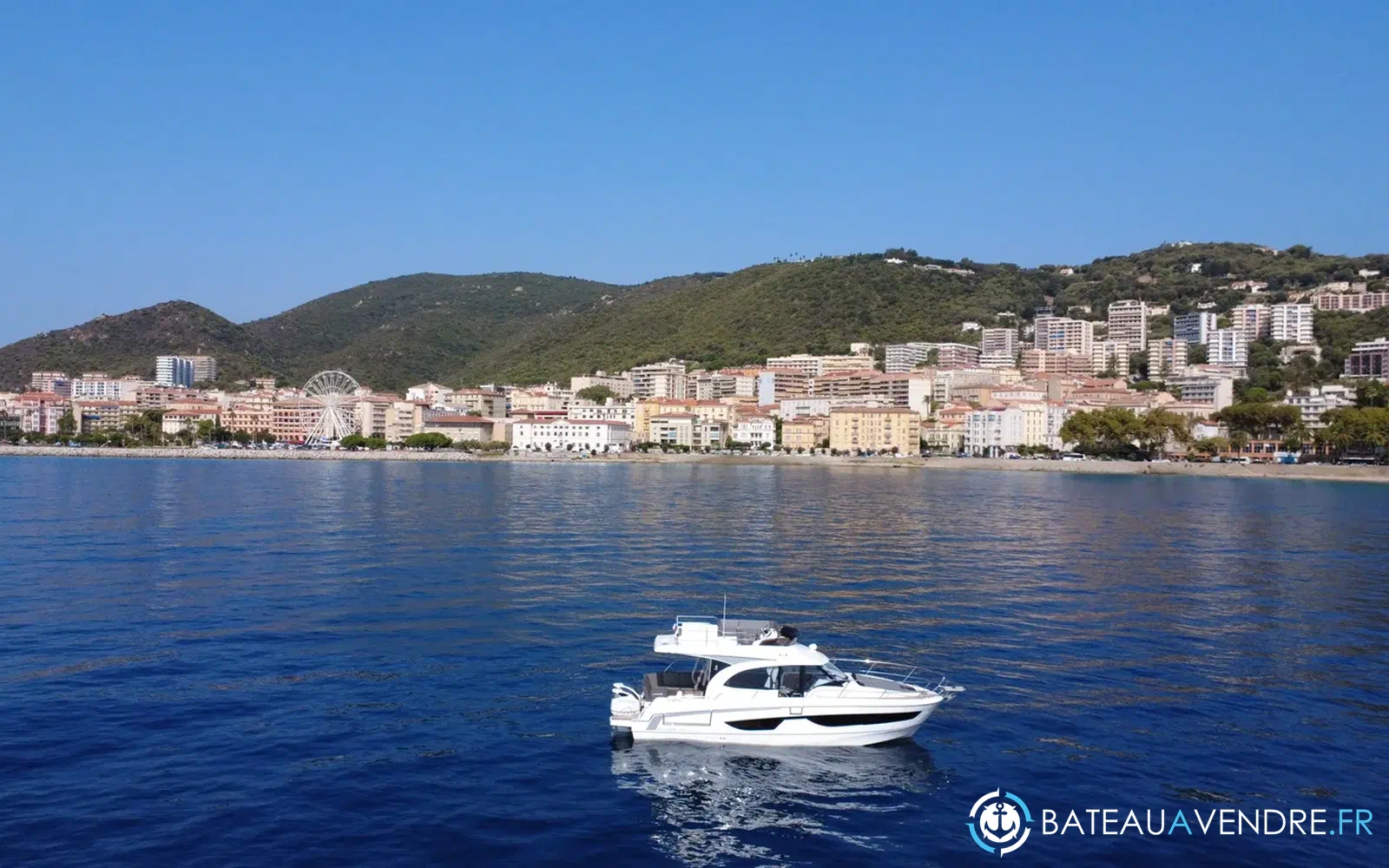 slider 1 Beneteau Antares 11 Fly