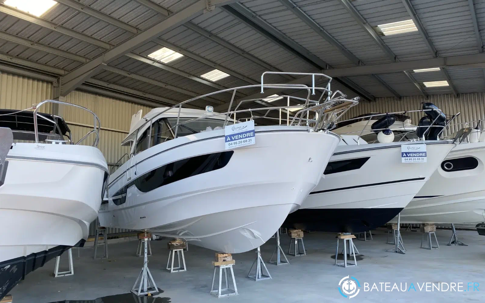 slider 22 Beneteau Antares 11