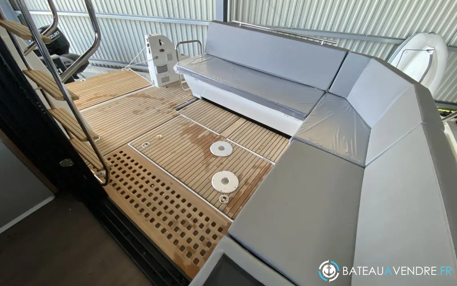 slider 23 Beneteau Antares 11