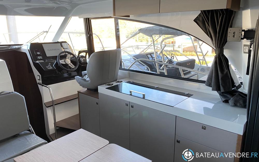 Beneteau Antares 11 Fly interieur photo 4