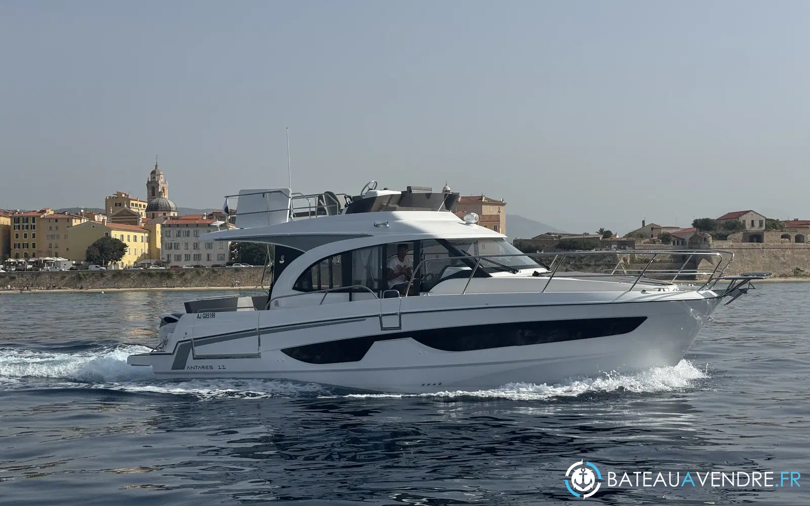 slider 5 Beneteau Antares 11