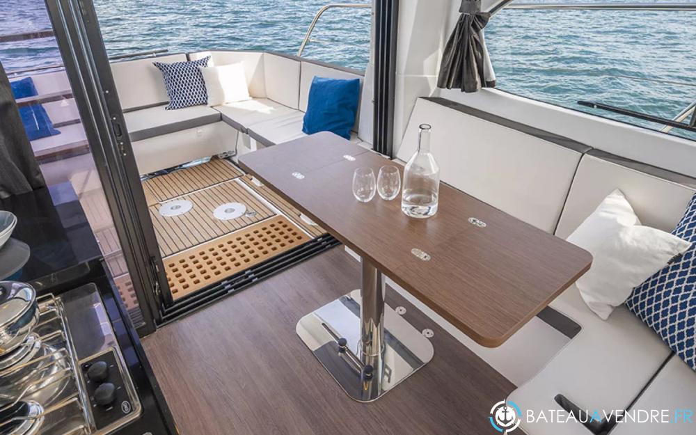 Beneteau Antares 11 OB interieur photo 4