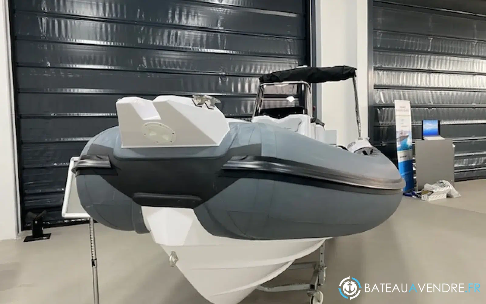 slider 1 Ranieri Cayman 21 Sport