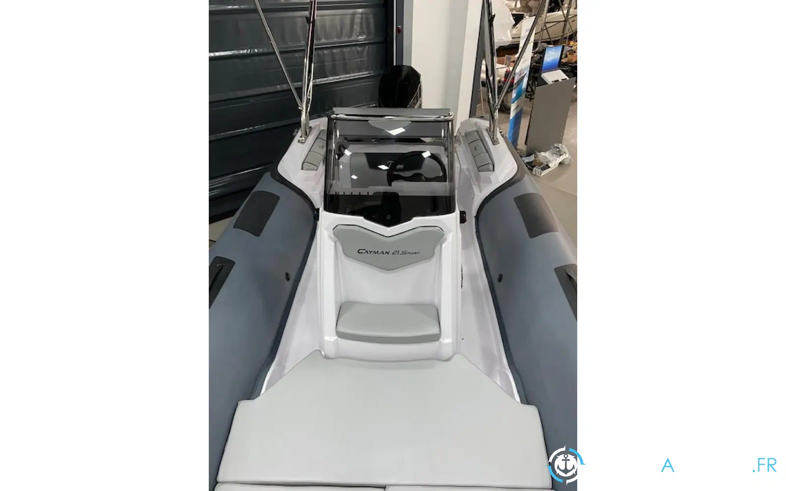 slider 2 Ranieri Cayman 21 Sport