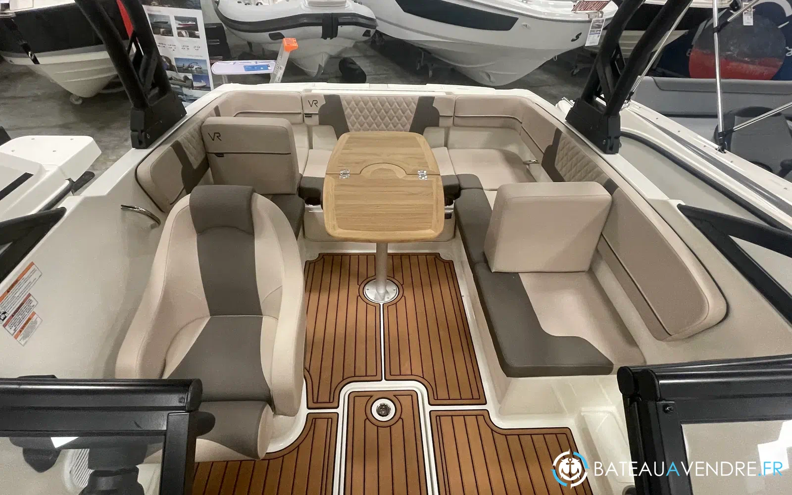 slider 2 Bayliner VR4 OB