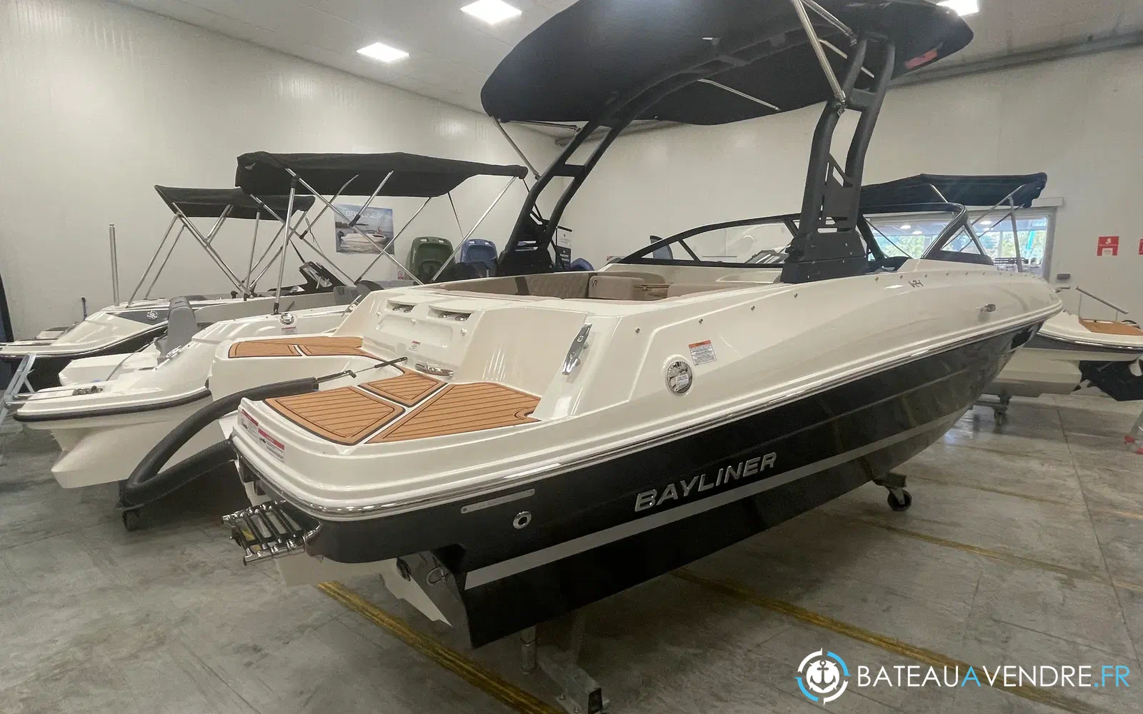 slider 0 Bayliner VR4 OB