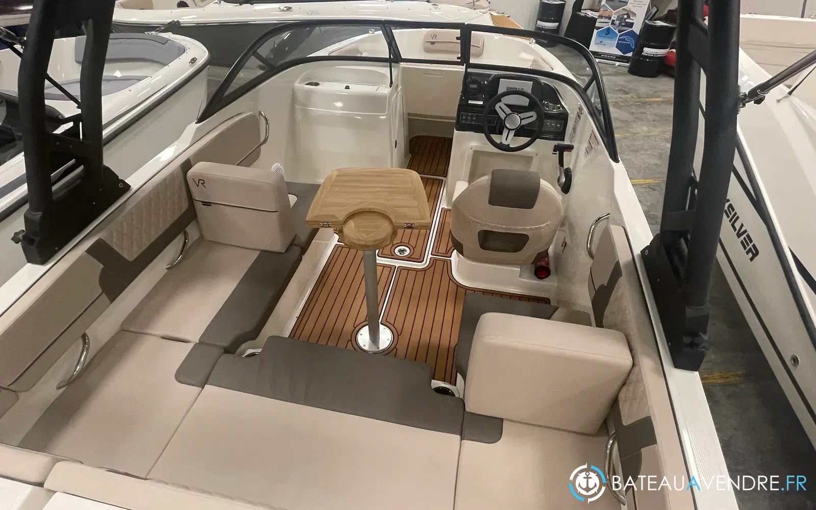 slider 3 Bayliner VR4 OB