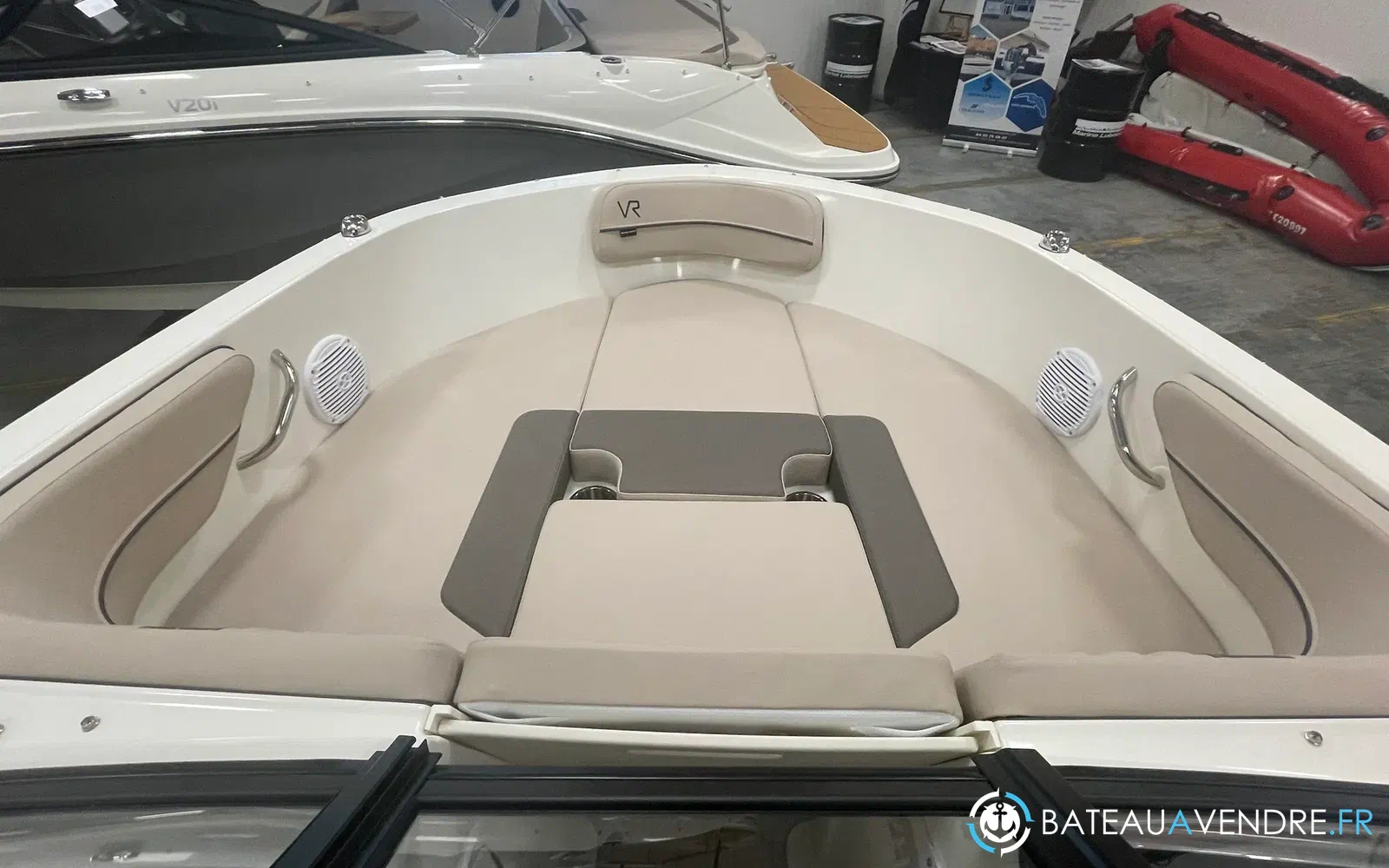 slider 7 Bayliner VR4 OB