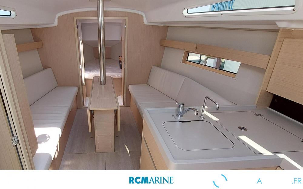 Beneteau Oceanis 34.1 cuisine / salle de bain photo 4