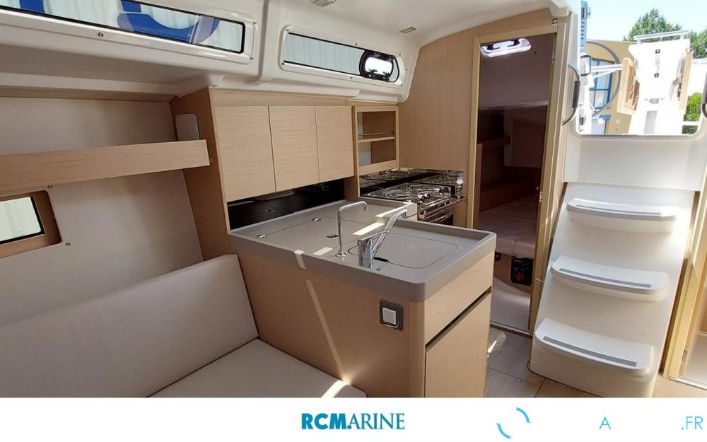 Beneteau Oceanis 34.1 cuisine / salle de bain photo 5