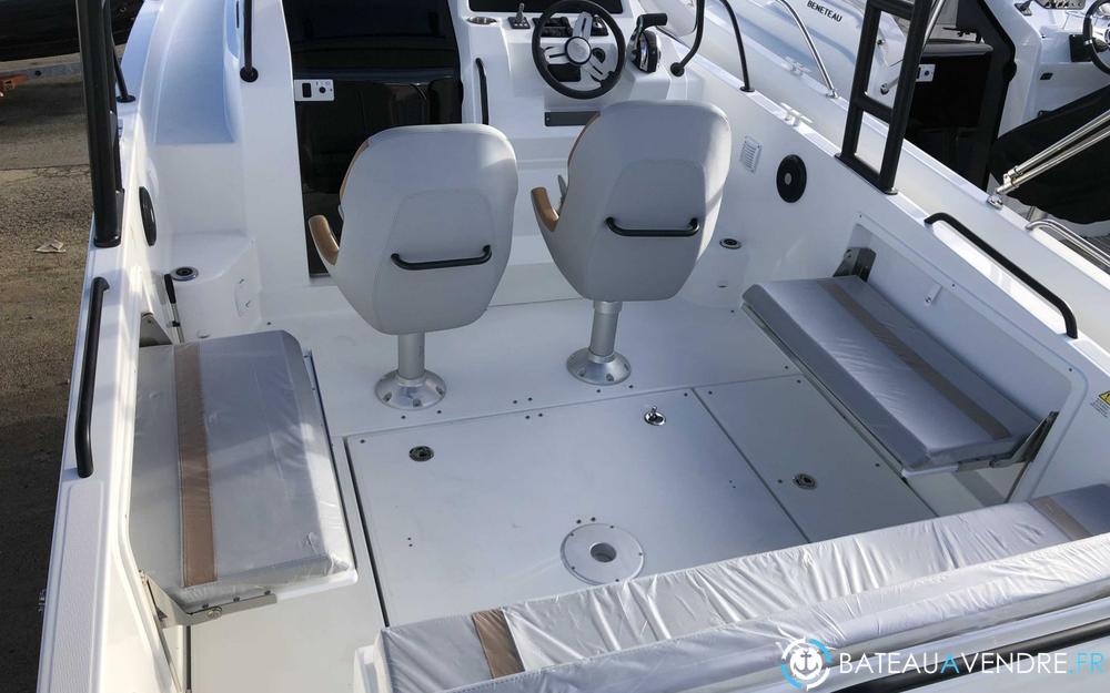 Beneteau Flyer 8 SUNdeck V2 electronique / cockpit photo de présentation