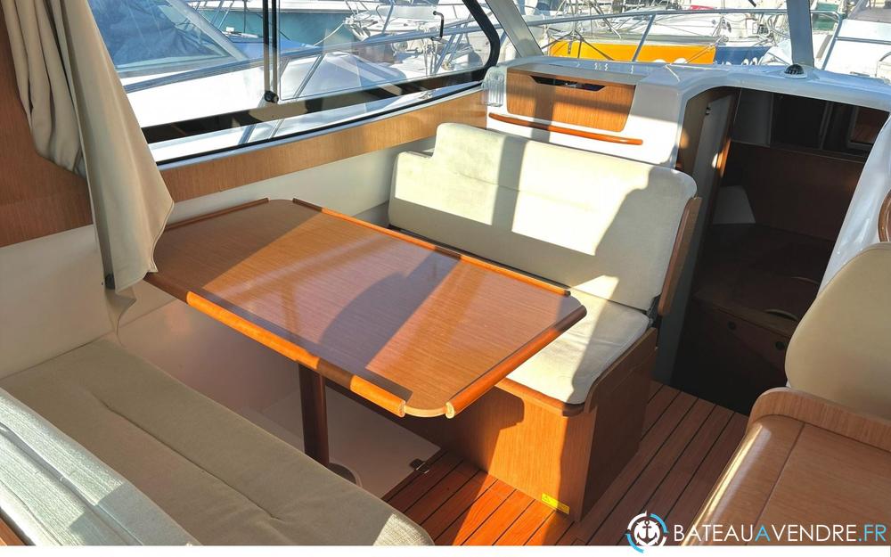 Beneteau Antares 8 interieur photo 5