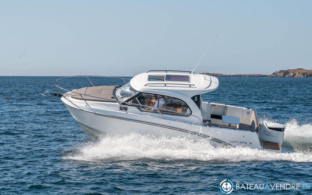 Beneteau Antares 8 exterieur photo de présentation