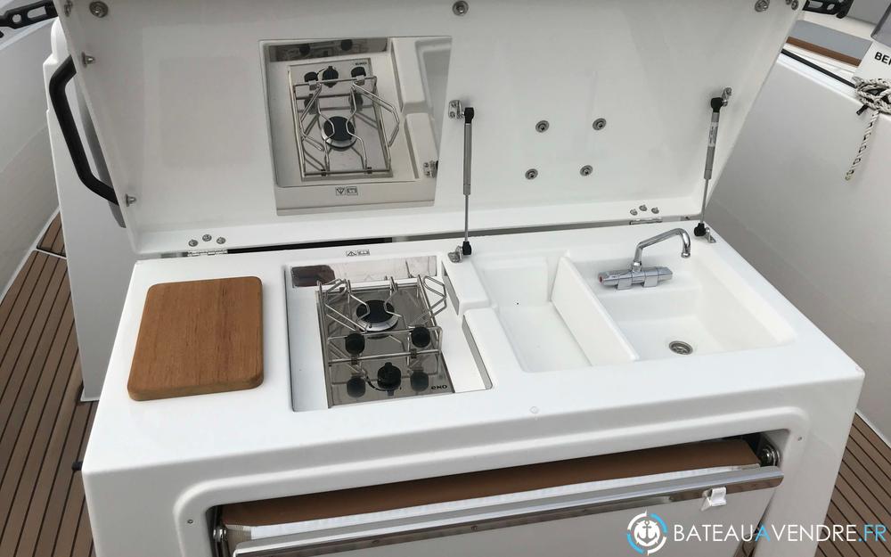 Beneteau Flyer 9 Spacedeck cuisine / salle de bain photo 5